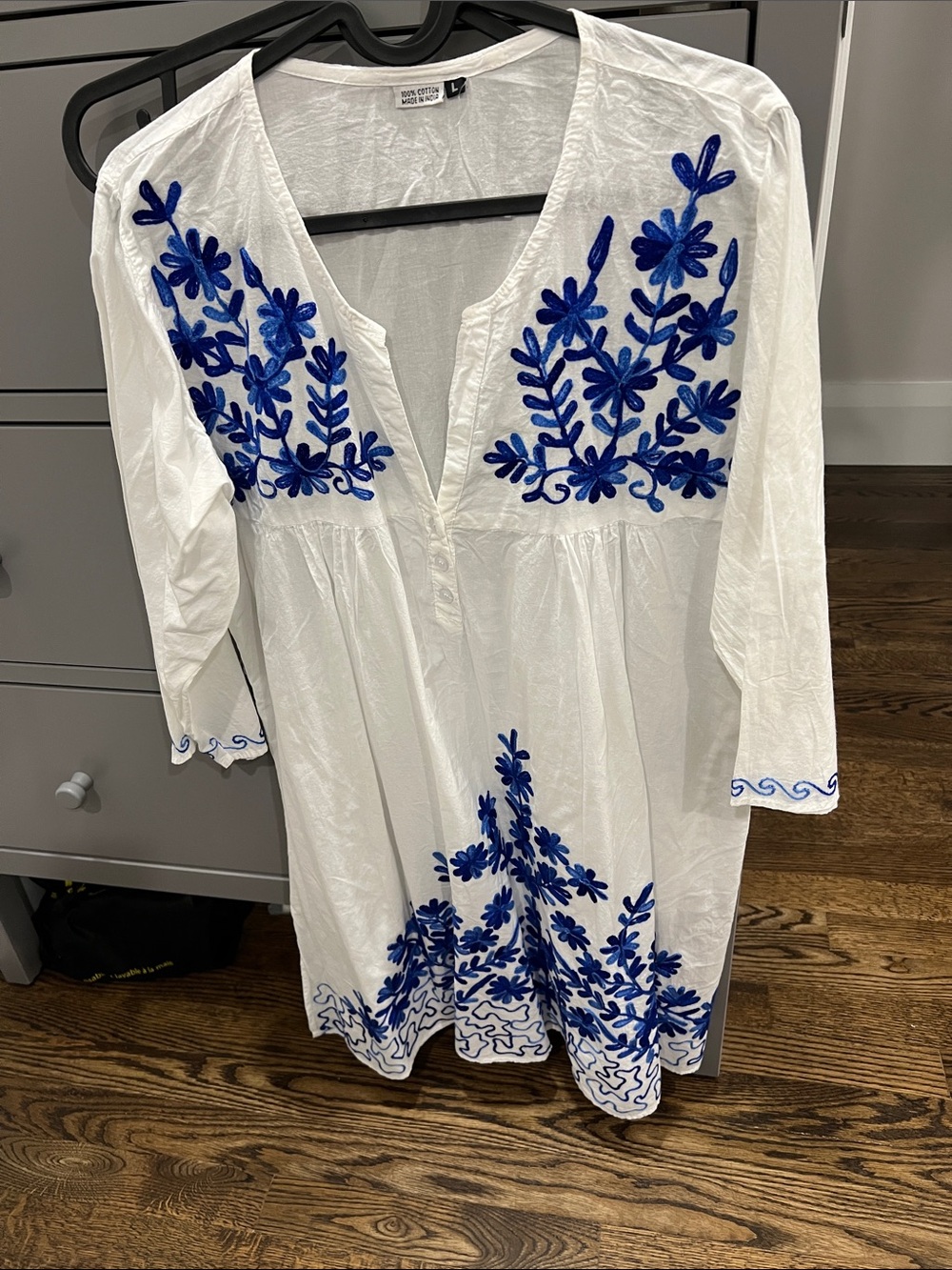 Cotton tunic embroidered as is